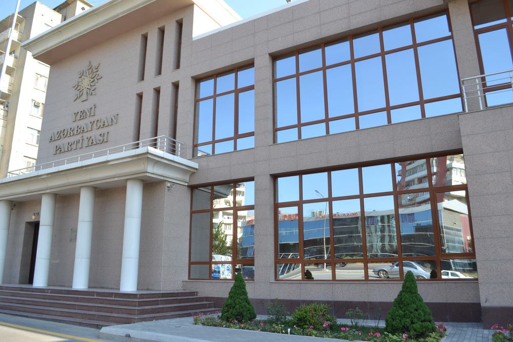 YAP Nizami Rayon Təşkilatının binası ilə bağlı görünməmiş fırıldaq – İLGİNC İDDİALAR…